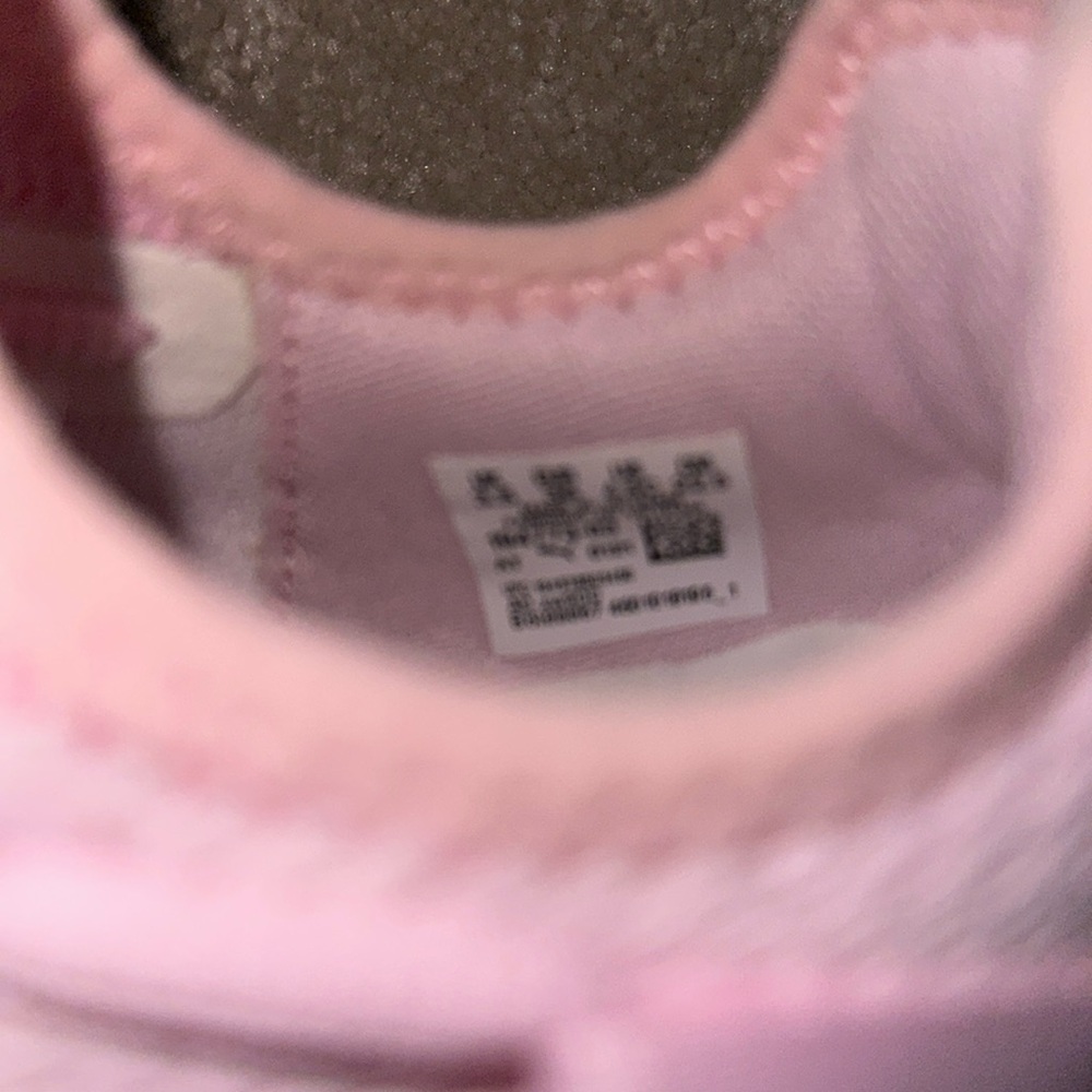 Puma Running Shoes - Picture 4 of 4